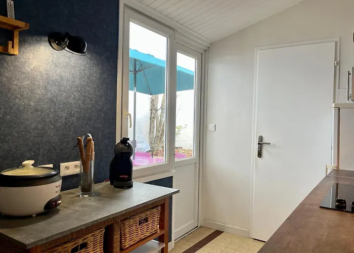 Maison Les Roses Trémières à Deux Pas De La