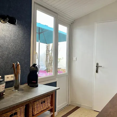 Maison Les Roses Trémières à Deux Pas De La