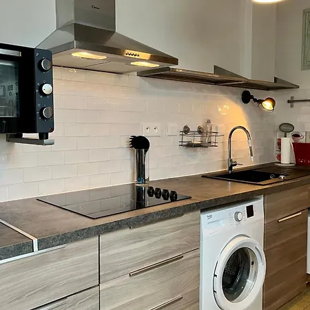 Maison Les Roses Trémières à Deux Pas De La *